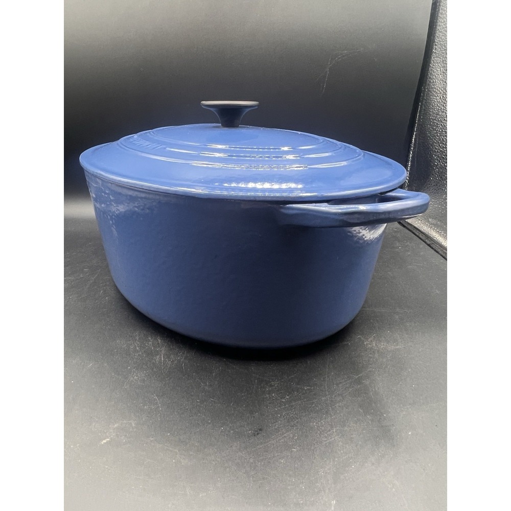 Le Creuset cast iron oval cobalt blue dutch oven #33 8 quart with lid - Picture 4 of 9